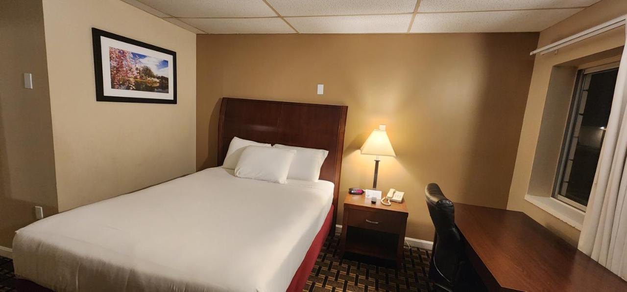 Nashoba Valley Inn & Suites Ер Екстер'єр фото