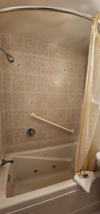 Nashoba Valley Inn & Suites Ер Екстер'єр фото