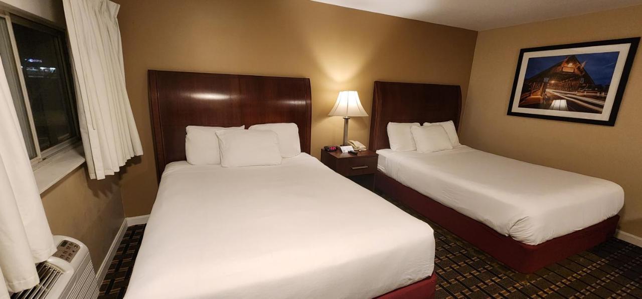Nashoba Valley Inn & Suites Ер Екстер'єр фото