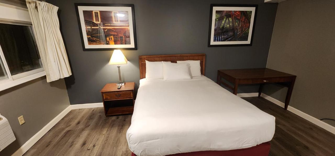 Nashoba Valley Inn & Suites Ер Екстер'єр фото