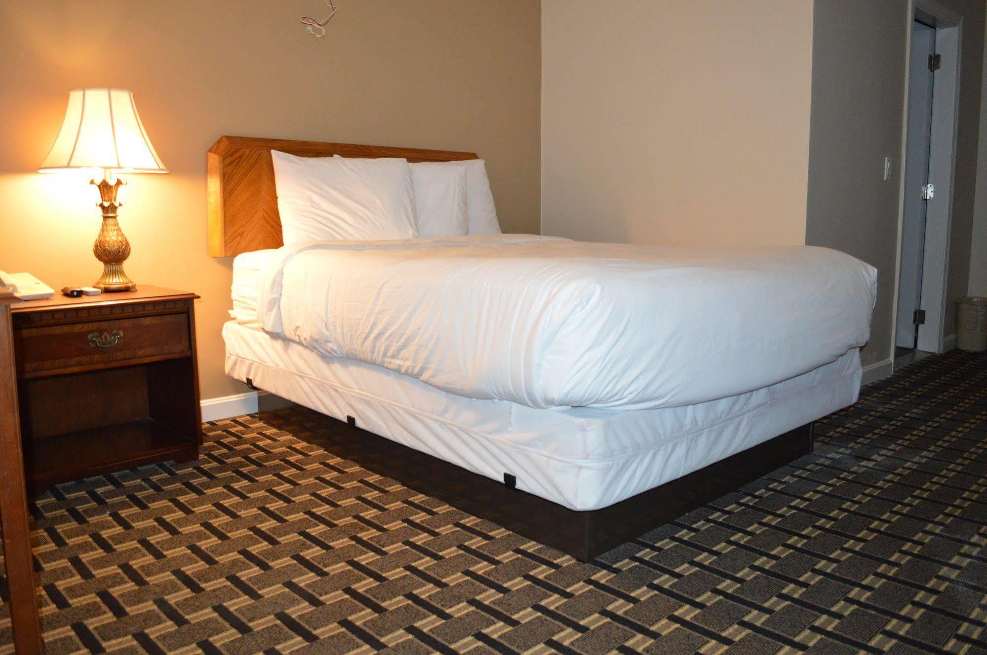 Nashoba Valley Inn & Suites Ер Екстер'єр фото