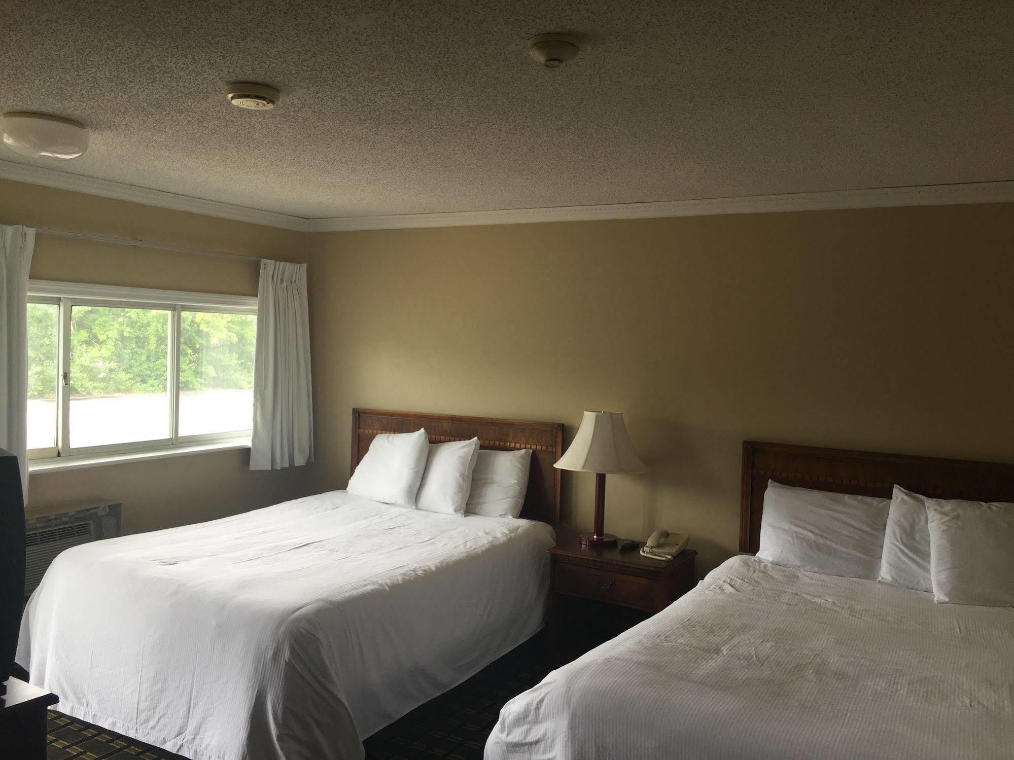 Nashoba Valley Inn & Suites Ер Екстер'єр фото