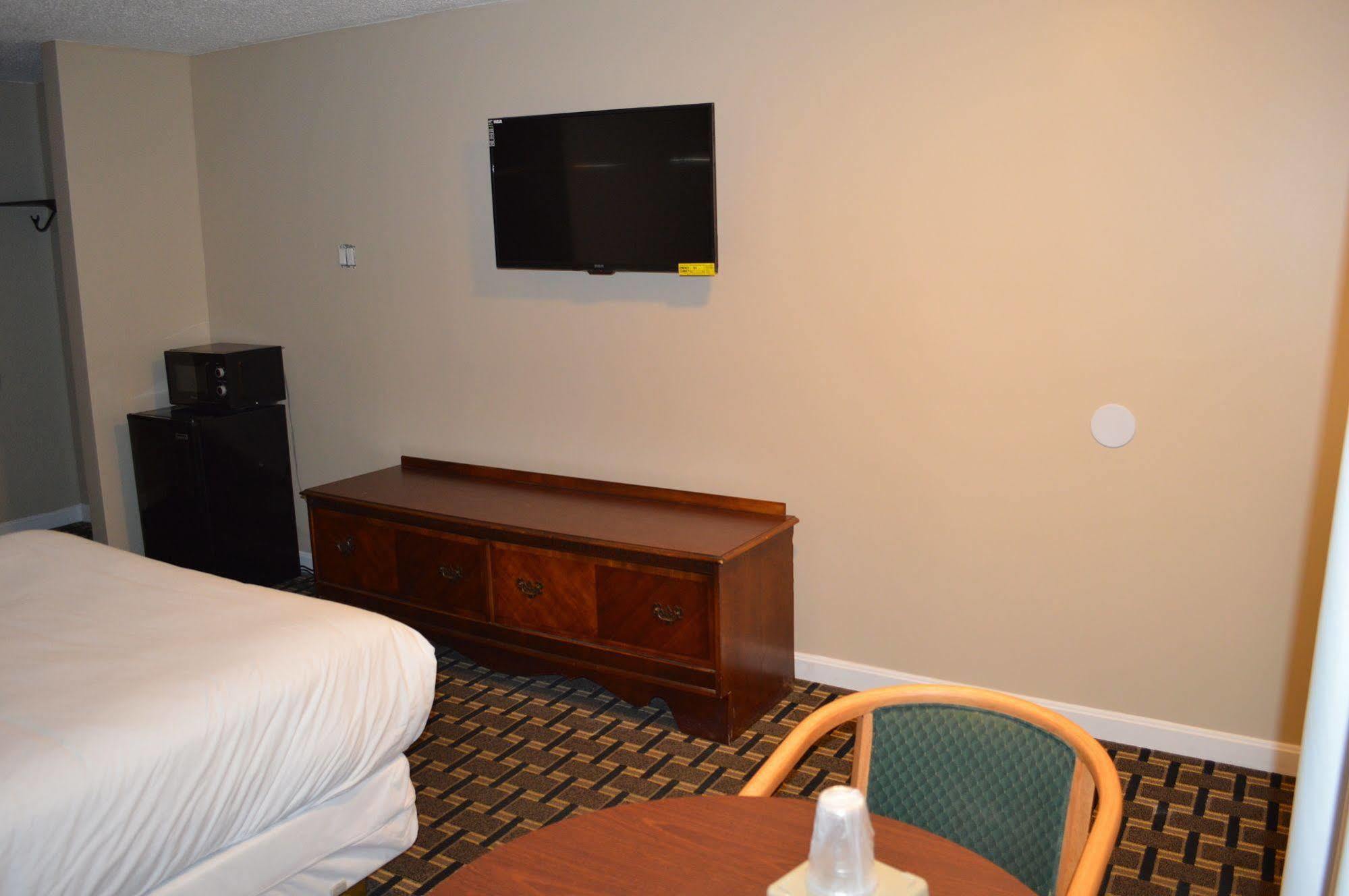 Nashoba Valley Inn & Suites Ер Екстер'єр фото