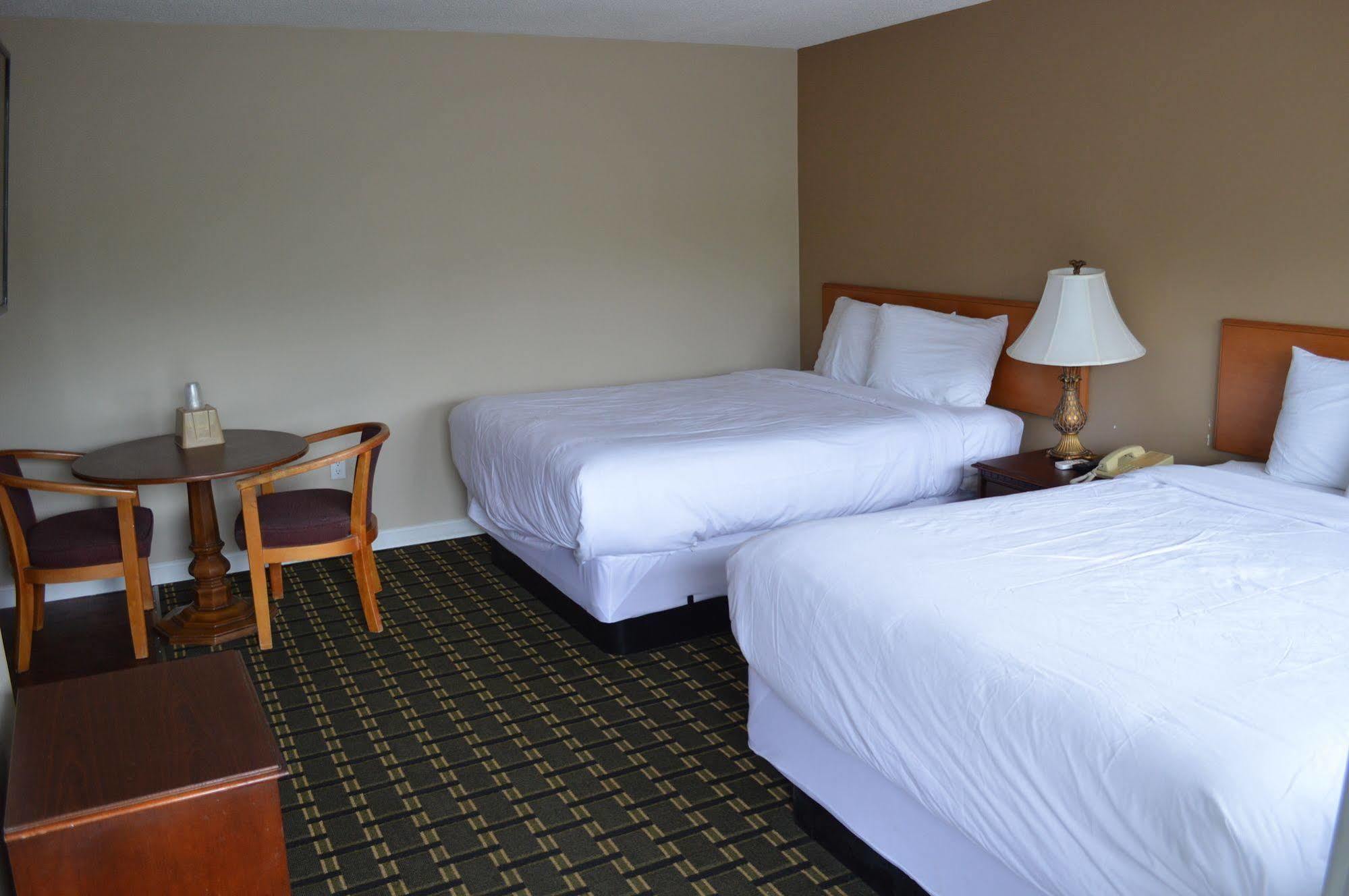 Nashoba Valley Inn & Suites Ер Екстер'єр фото